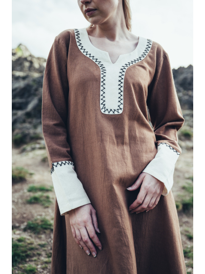 Trollfelsen Leonardo Carbone Wikinger Kleid Freya Sand _1_ Trollfelsen Leonardo Carbone Wikinger Kleid Freya Sand _1_